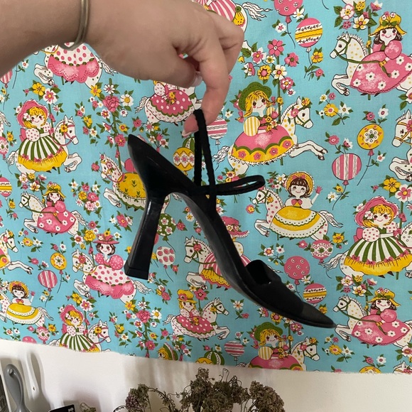 Vintage Bebe strappy heels with flared square heel size 7.5 - Picture 2 of 8